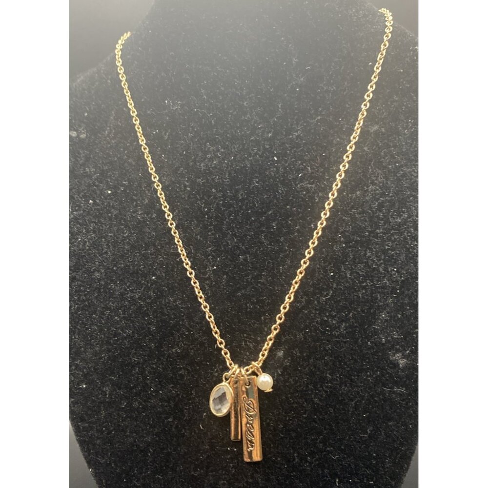 Avon Dream Charm Necklace Yellow Gold Tone Faux Pearl Bezel Facet Crystal 16+3" - Picture 3 of 7